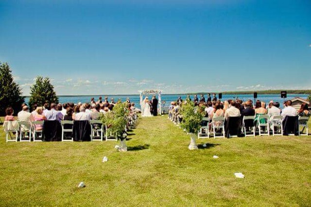 outdoor wedding ceremony sheboygan